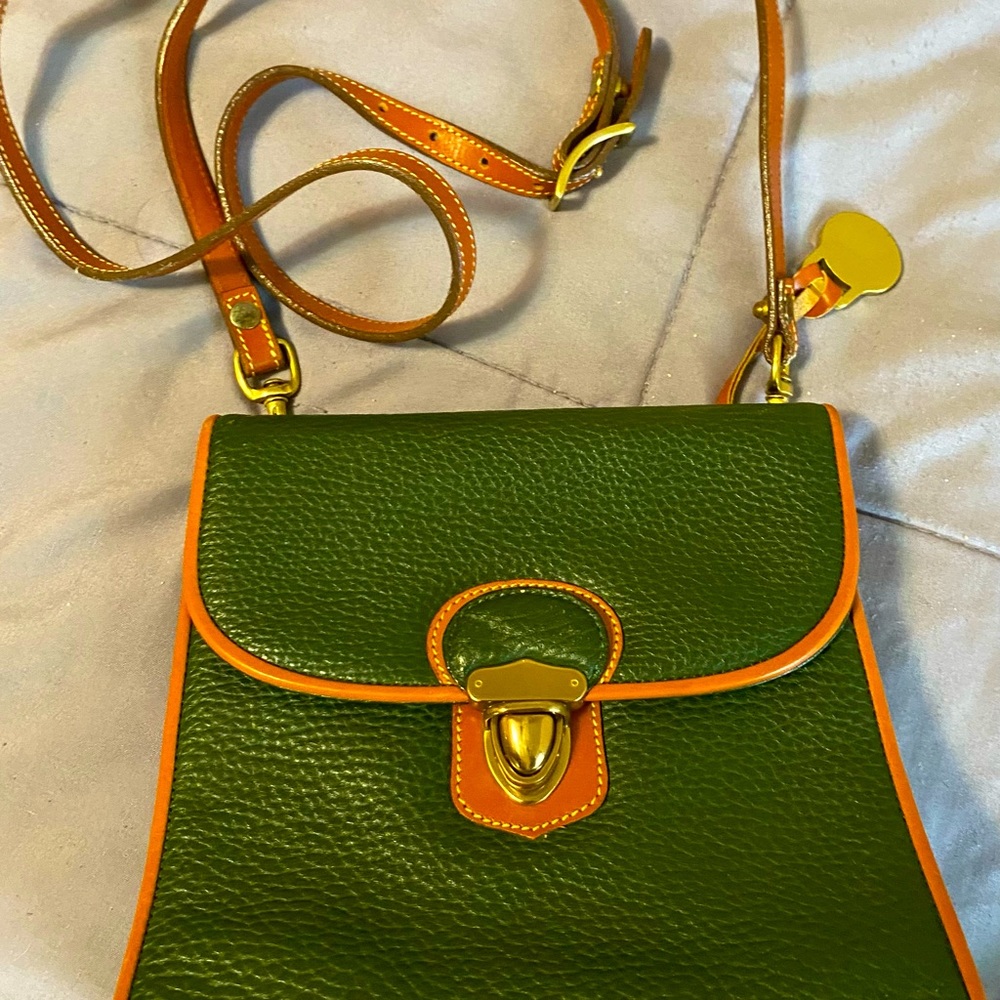 Dooney & Burke, shoulder bag.
